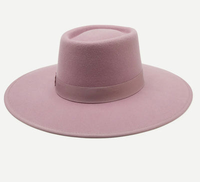 WYETH | YSENIA IN LILAC