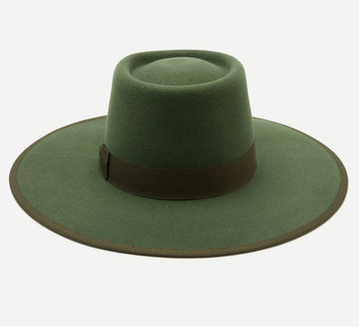 WYETH | YSENIA IN FOREST